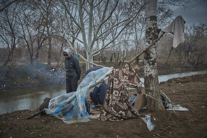 Migrante en la frontera entre Turquía y Grecia