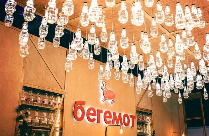 La empresa sevillana Andalusí Beverages produce, entre otros licores, el vodka Beremot.