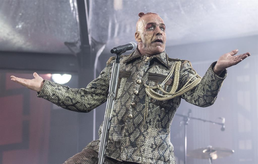 Cultura. Till Lindemann, cantante de Rammstein, en la UCI por coronavirus