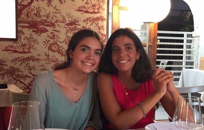 Marina y Elena Andrés, impulsoras de una iniciativa solidaria en Instagram a favor de personas sin recursos frente al coronavirus.