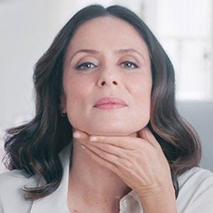 COMBATE LOS SIGNOS DE LA EDAD CON ESTOS EJERCICIOS DE YOGA FACIAL