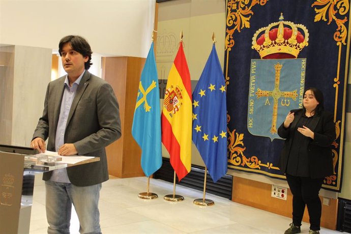 El consejero de Ciencia, Innovación y Universidad, Borja Sánchez, en rueda de prensa.
