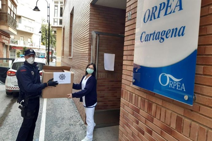 La residencia Orpea recibe material de seguridad