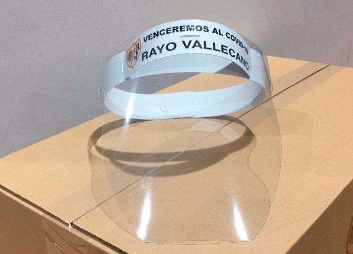 Fútbol.- El Rayo Vallecano fabrica 12.000 máscaras protectoras y su afición reca