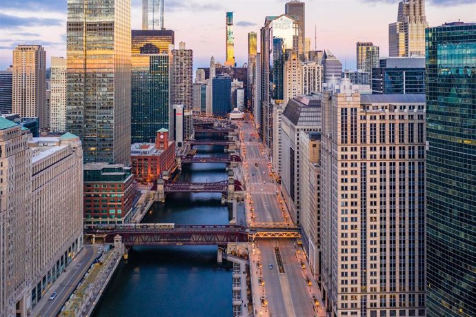 Vista aérea de Chicago desierta durante la pandemia del coronavirus