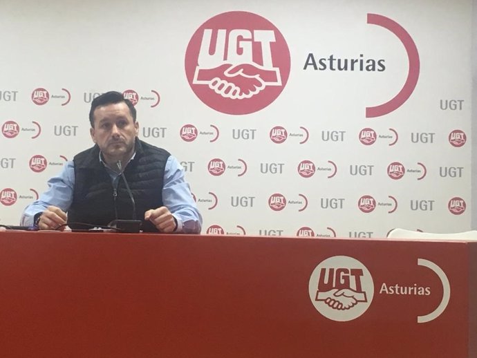 El secretario general de UGT Asturias, Javier Fernández Lanero
