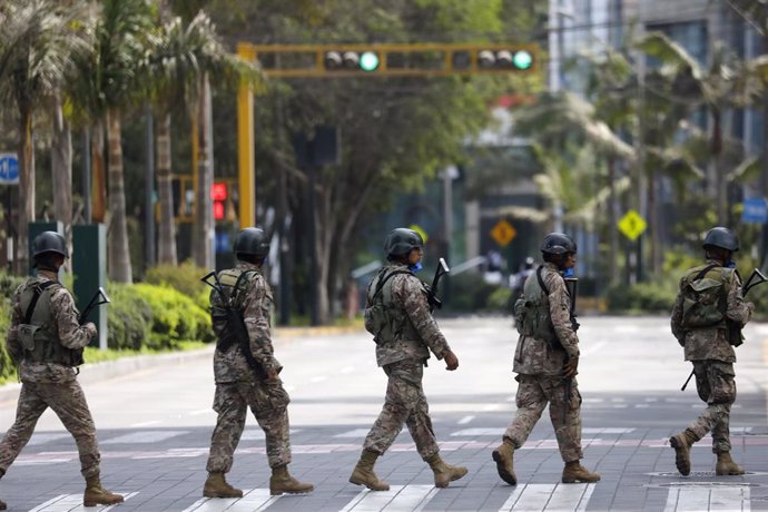 Militares en Lima durante la crisis del coronavirus