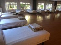 El Hotel Alcora de Sevilla empieza a recibir pacientes con coronavirus tras ser adaptado como hospital