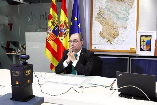 El Presidente de Aragón, Javier Lambán, participa en la videoconferencia que todos los presidentes autonómicos mantienen con el Presidente del Gobierno de España, Pedro Sánchez, con motivo de la incidencia por el coronavirus