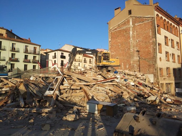 Derribo del edificio de la Ronda de Ambeles de Teruel