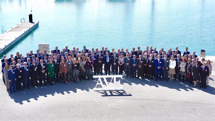 Empresarios asociados de AVE tras la Asamblea General 2019