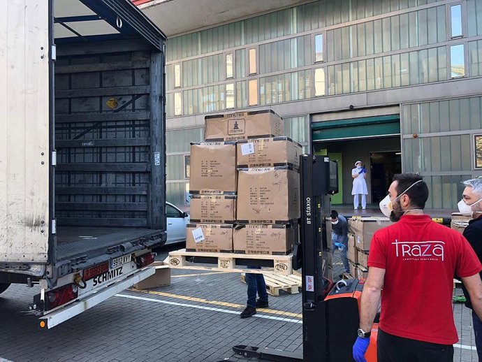 Valdecilla recibe material frente al coronavirus