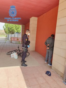 Detenido mientras intentaba robar dentro de los coches