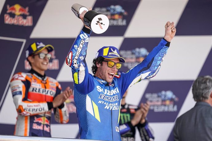 Alex Rins celebra su podio en el Gran Premio de España de motociclismo de 2019