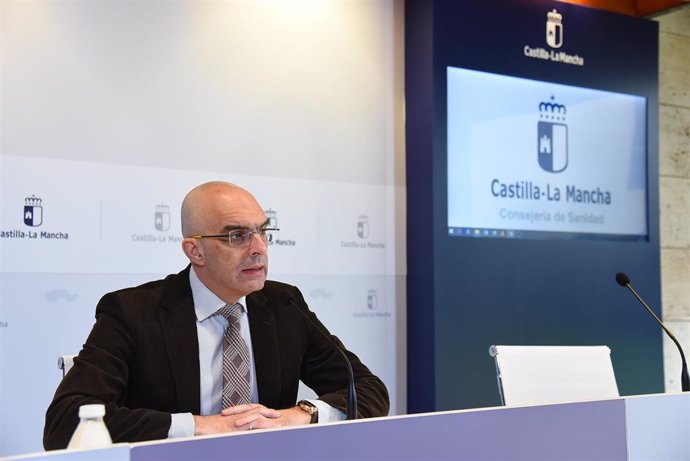 El director general de Salud Pública del Gobierno de Castilla-La Mancha, Juan Camacho, en rueda de prensa
