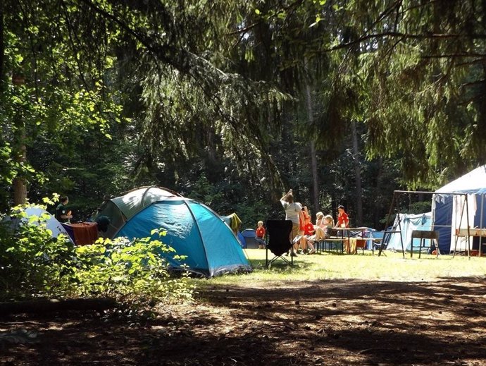Camping en una imagen de archivo