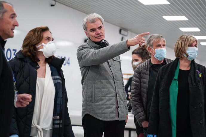 L'alcaldessa de Barcelona, Ada Colau, i la consellera de Salut de la Generalitat, Alba Vergés, visiten el Pavelló de la Vall d'Hebron habilitat per a pacients de coronavirus