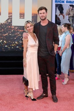 22 July 2019, US, Los Angeles: Australian actor Chris Hemsworth (R) and his wife Elsa Pataky arrive for the 'Once Upon a Time in Hollywood' premiere at the TCL Chinese Theater IMAX. Photo: Kay Blake/ZUMA Wire/dpa