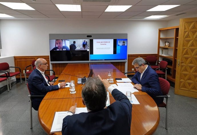 El presidente de Canarias, Ángel Víctor Torres, preside el comité de emergencia sanitaria del coronavirus