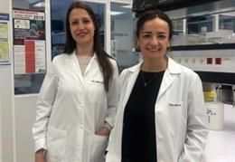 De izquierda a derecha: Luisa Statello y Maite Huarte, investigadoras del Cima Universidad de Navarra.