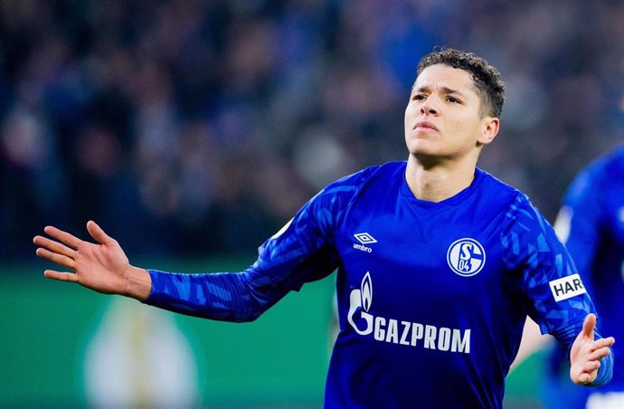 FILED - 04 February 2020, North Rhine-Westphalia, Gelsenkirchen: Schalke's Amine Harit celebrates scoring his side's second goal during the German DFB Cup round of 16 soccer match between FC Schalke 04 and Hertha BSC at the Veltins-Arena. Harit has been