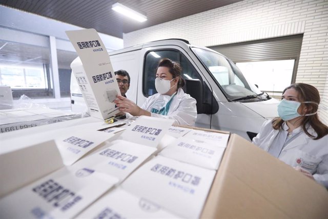 El Hospital Reina Sofía de Tudela recibe 51.000 unidades de protección sanitaria donadas por la región china de Gansú.