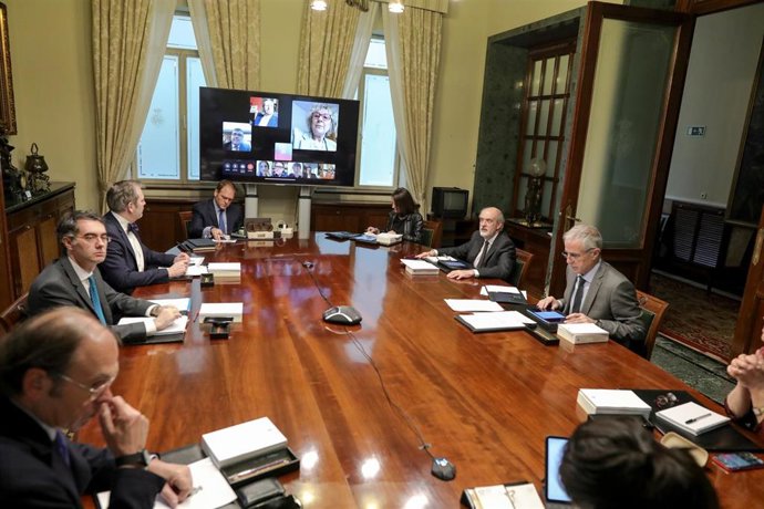 Reunión de la Junta de Portavoces del Senado del 17 de marzo, con varios portavoces conectados por vía telemática.