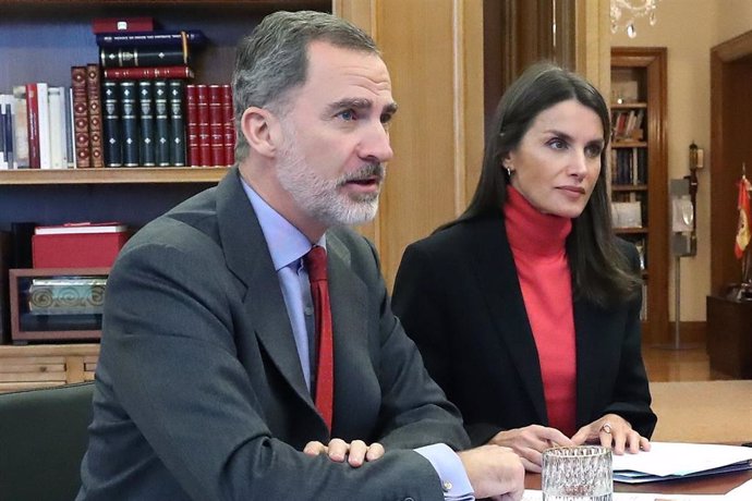 Los Reyes, Don Felipe y Doña Leitizia, en la reunión telemática con representantes de Cámara de Comercio