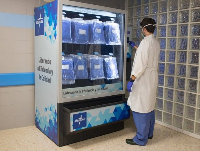 Maquina expendedora de prendas sanitarias