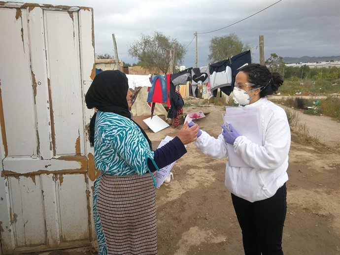 Médicos del Mundo lanza un teléfono de formación sociosanitaria multiliingüe