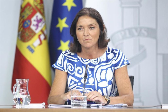La ministra de Industria, Comercio y Turismo en funciones, Reyes Maroto, comparece ante los medios de comunicación tras la reunión del Consejo de Ministros en Moncloa.