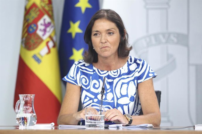 La ministra de Industria, Comercio y Turismo en funciones, Reyes Maroto, comparece ante los medios de comunicación tras la reunión del Consejo de Ministros en Moncloa.