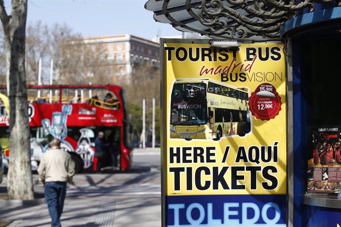 Imagen de recurso de un bus turístico en Madrid