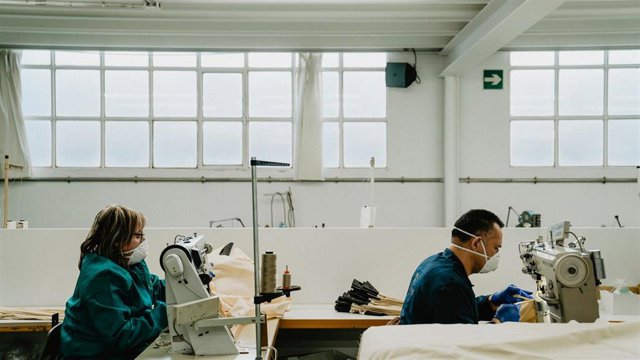 Trabajadores de la fábrica de Calzados Pitillos en Arnedo (La Rioja)