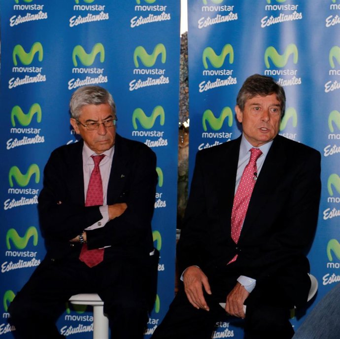 Miguel Ángel Bufalá (izda) y Fenando Galindo (dcha) durante un acto del Movistar Estudiantes