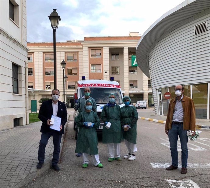 La UPV y Las Naves entregan móviles a los hospitales valencianos para los pacientes de las UCI   