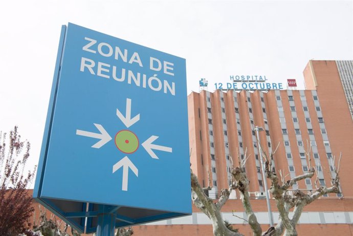Zonas externas pertenecientes al Hospital 12 de Octubre donde se lucha contra el coronavirus, en Madrid (España), a 18 de marzo de 2020.