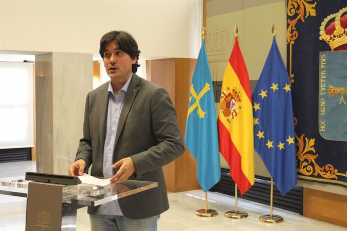 El consejero de Ciencia, Innovación y Universidad, Borja Sánchez, en rueda de prensa.