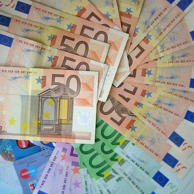 Billetes, dinero, euros, salario, renta