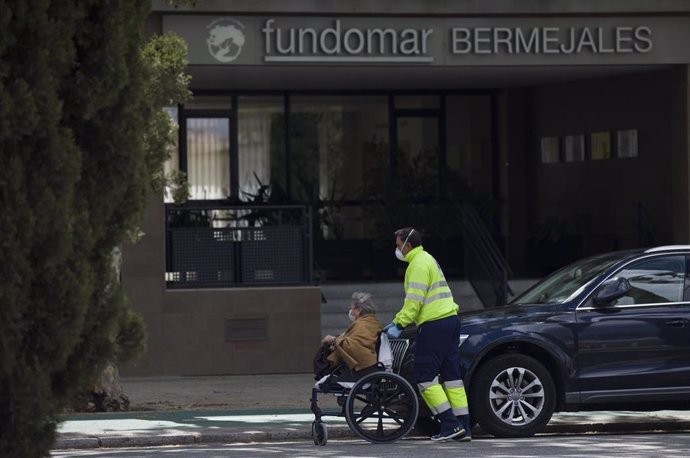 Centro de personas mayores Fundomar Bermejales donde han dado positivo por coronavirus el 69% de sus residentes. En Sevilla, (Andalucía, España), a 23 de marzo 2020.