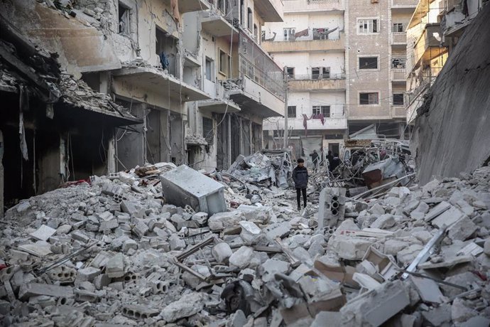 Daños causados por un bombardeo en la localidad de Ariha, en la provincia de Idlib, Siria
