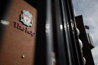 La Premier no volverá hasta que "sea seguro" y sigue sin abordar el recorte salarial