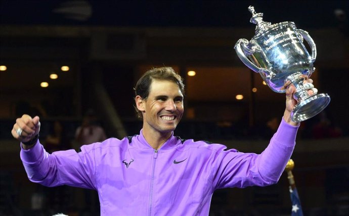 Rafa Nadal levanta su trofeo de campeón del US Open 2019