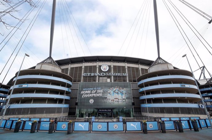 Vista general de una de las fachadas del Etihad Stadium de Manchester