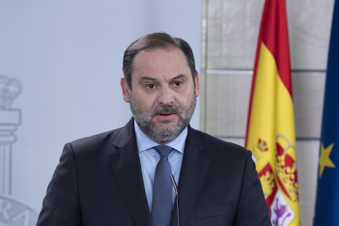 El ministre de Transports, José Luis Ábalos, en roda de premsa al palau de La Moncloa.