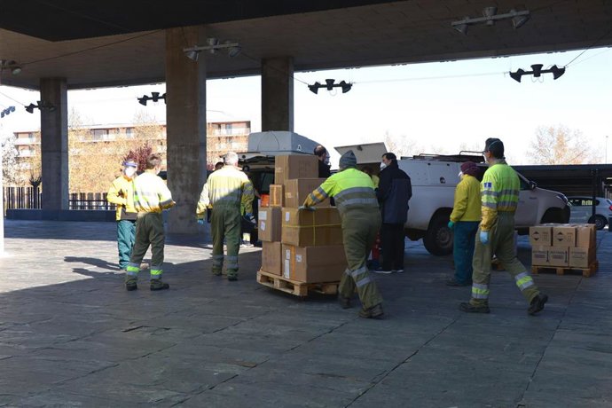 El Gobierno de Castilla-La Mancha realiza un nuevo envío con más de 686.000 de artículos de protección para los profesionales de los centros sanitarios de región