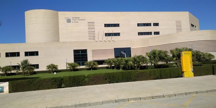 Uno de los edificios de la UMH en el campus de Elche.