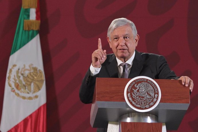 Coronavirus.- México reitera su llamamiento a evitar viajes "no esenciales", sob