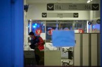 Un total de 93 facultativos y 75 profesionales de enfermería del SNS están contagiados por Covid-19