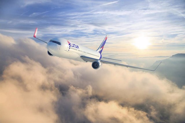 Latam Airlines reduce a un 95% su operación en abril y nombra a Roberto Alvo como nuevo consejero delegado